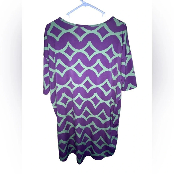 LuLaRoe Purple Green Printed Irma Top Short Sleeve High Low Casual Size Small - Picture 2 of 5